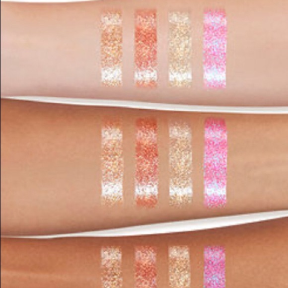 Too Faced Better Not Pout lip gloss - Picture 3 of 12